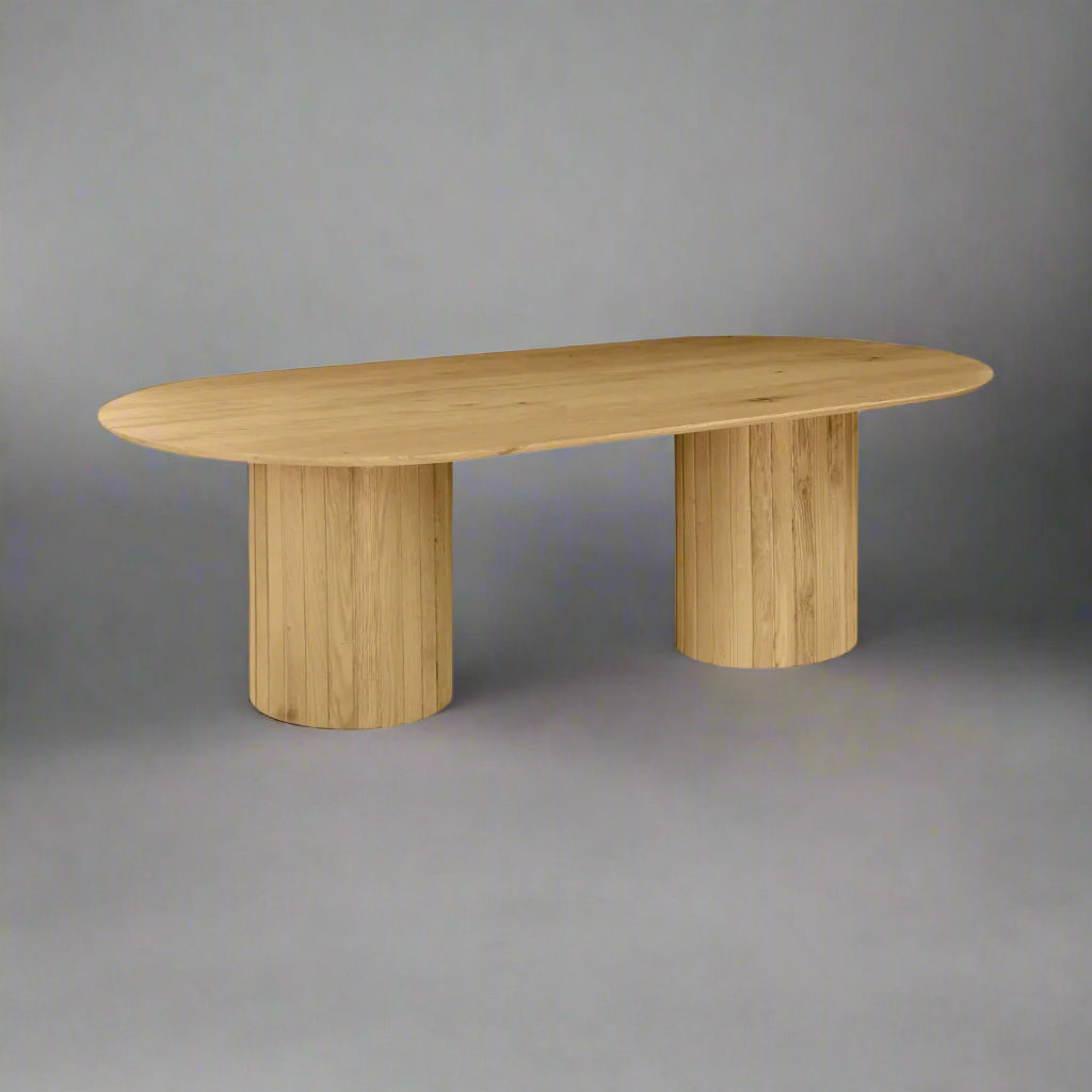 طاولة طعام من خشب البلوط المائي