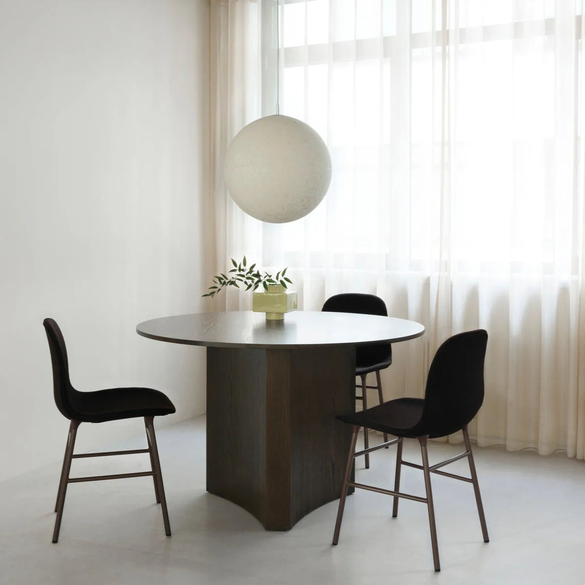 Avara Round Oak Dining Table (4 Sizes)