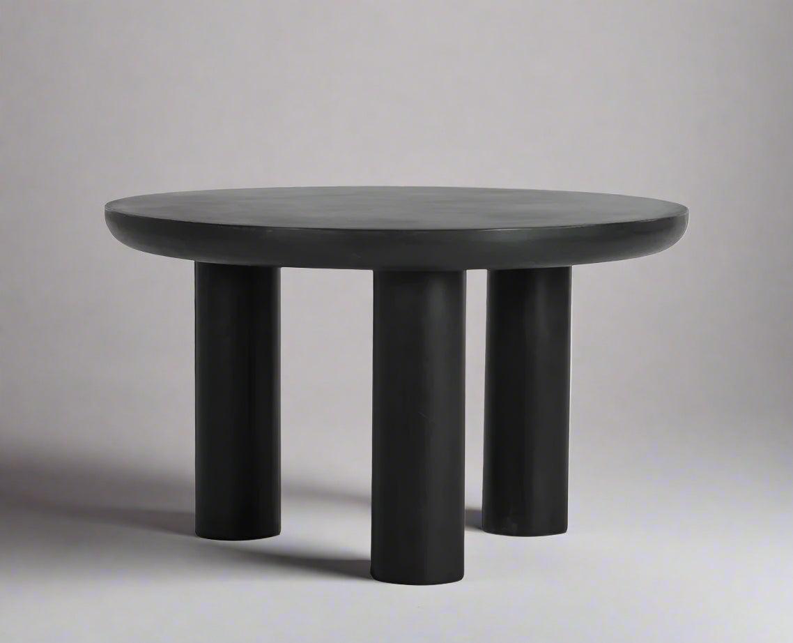 طاولة طعام أكسل