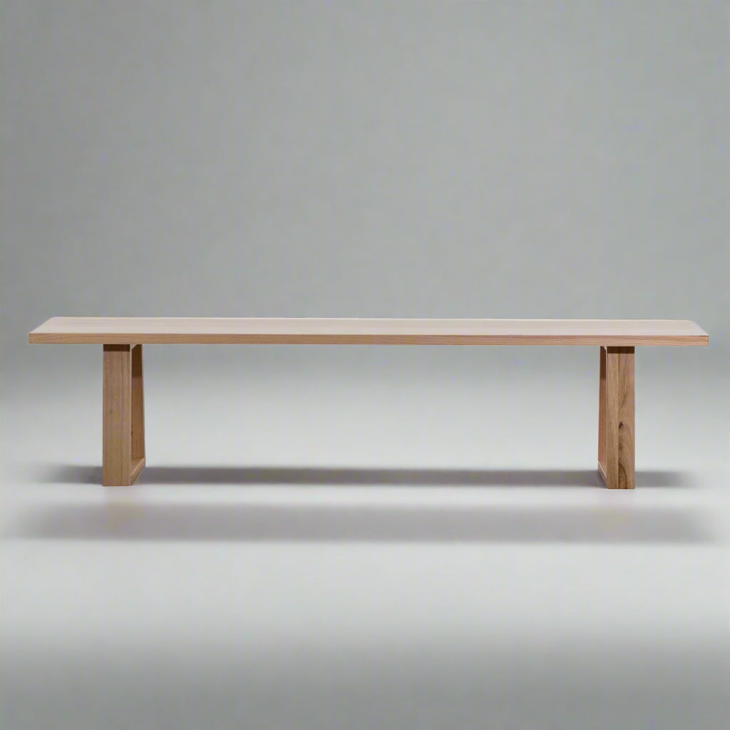 مقعد خشبي كارميلا