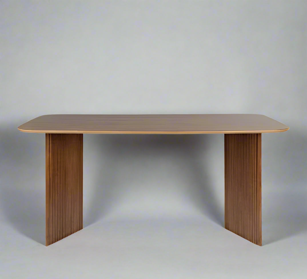 طاولة طعام ميريديان