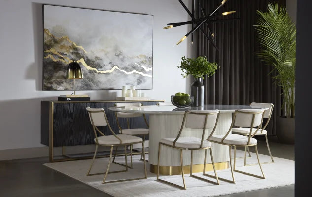 طاولة طعام منحوتة