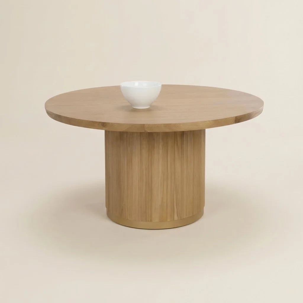 Cedar Solid Oak Round Dining Table – natural oak, front view
